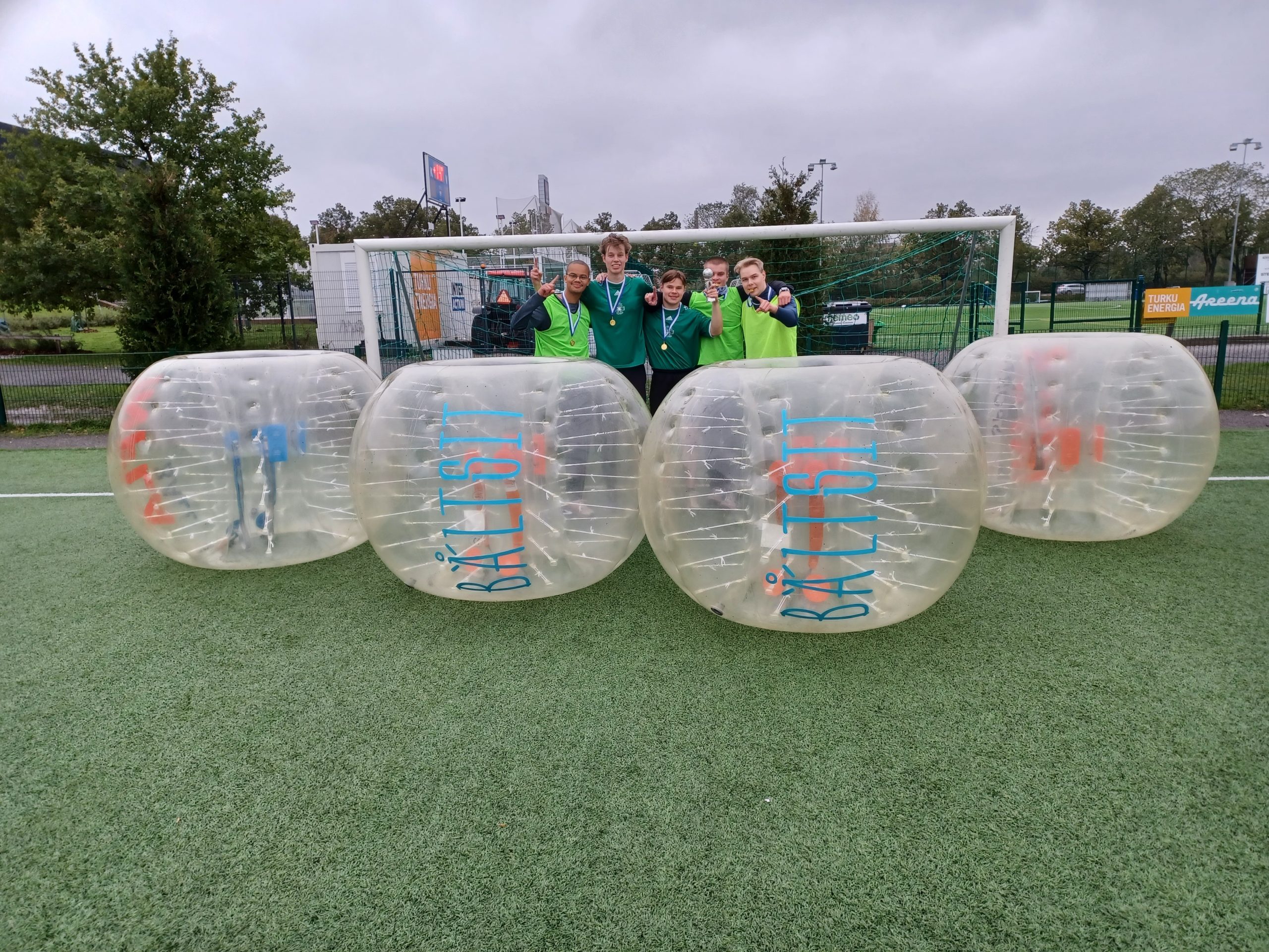  Bubble football winner team Synapsi